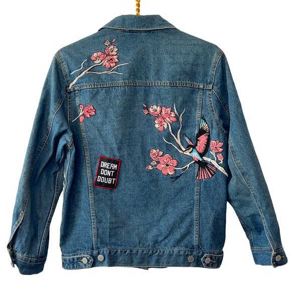 NWOT! H&M Embroidered Floral Denim Jacket - Picture 3 of 8